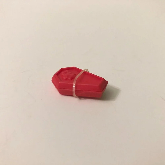 Monster High Doll Operetta Dot Dead Gorgeous Red Compact with Brush iCoffin Cell - Picture 12 of 15